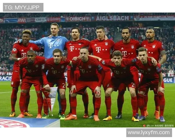 足总杯激战：尤文图斯小胜拜仁红牌争议引发全场热议