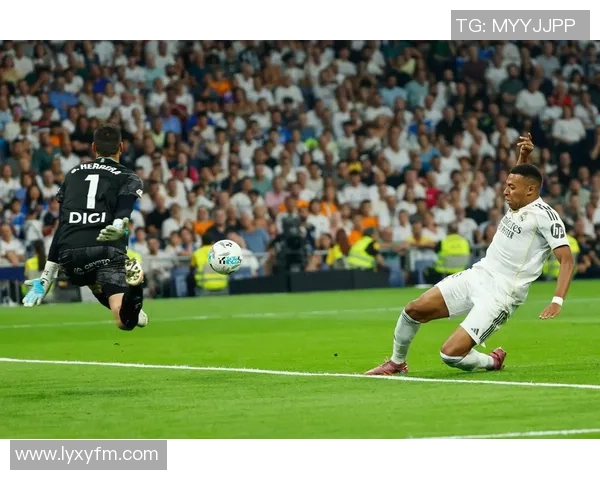 西甲联赛多特蒙德逆袭莱比锡争议判罚引发全场热议